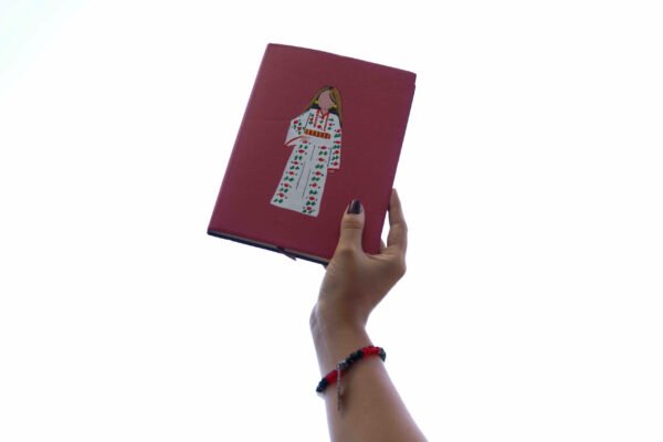⁦Hand painted thobe Red Notebook⁩ - الصورة ⁦2⁩