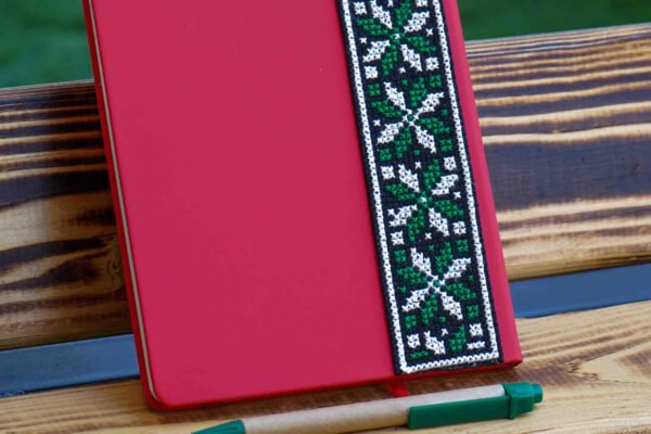 ⁦Red Embroidered Notebook⁩ - الصورة ⁦2⁩