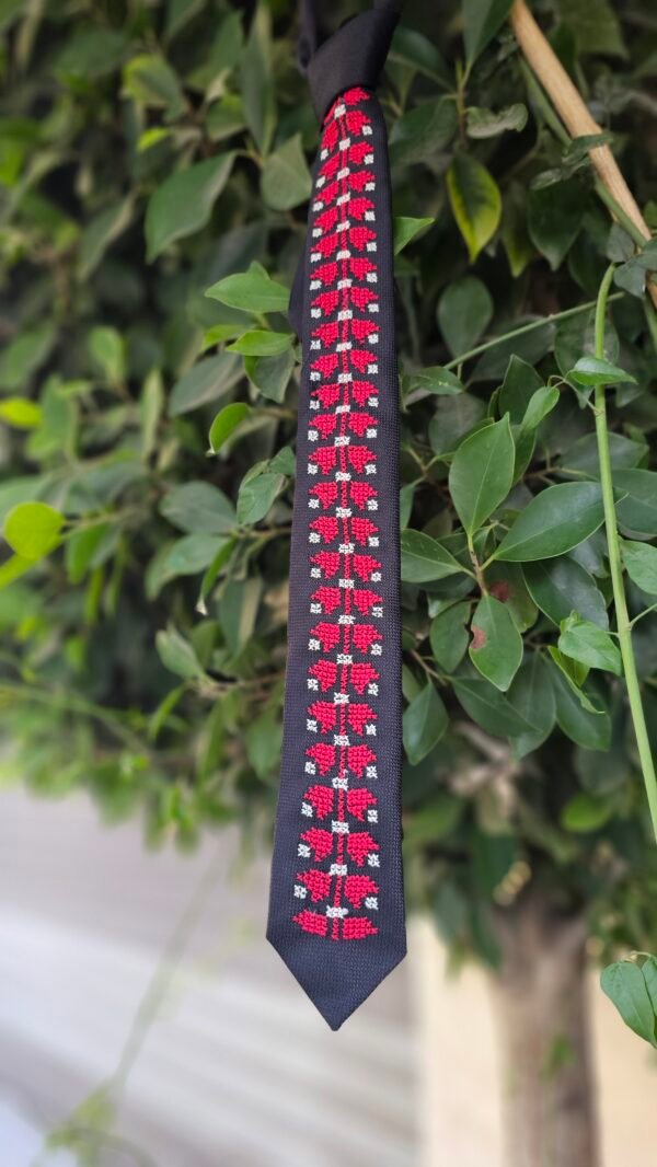 Red and black Tie - Image 2
